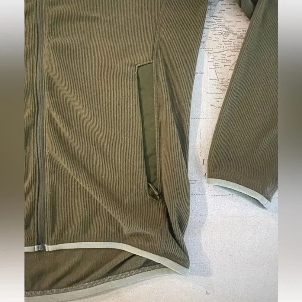 ARCTERYX Covert Fleece Zip Up Jacket Sweatshirt Green w/ Sleeve Pocket Size S - Picture 4 of 11